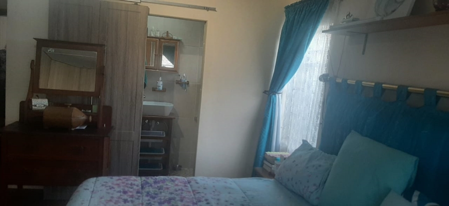 4 Bedroom Property for Sale in Albertinia Western Cape